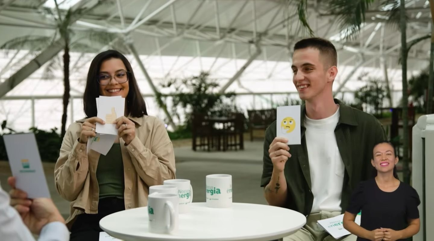 Hosts e especialistas em podcast sobre segurança energética no Brasil